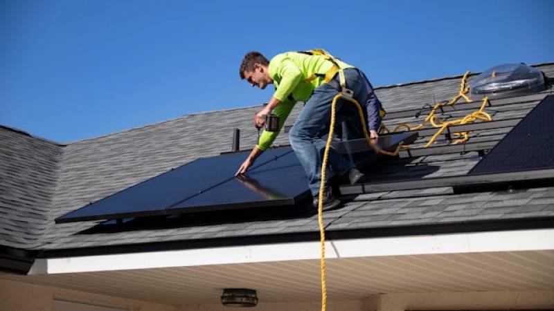 Produisez votre propre électricité avec les kits solaires d’autoconsommation à installer vous-même à Toulon, Var (83)